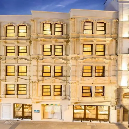 Lalahan Hotel 4*