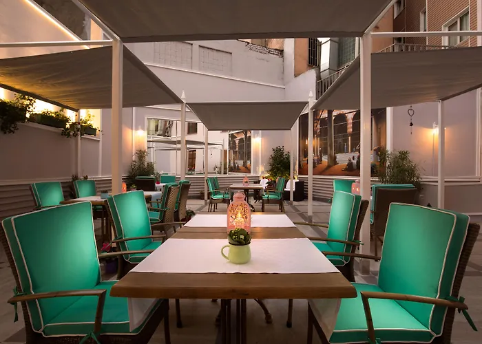 Отель Lalahan Стамбул