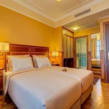 Lalahan Hotel 4*
