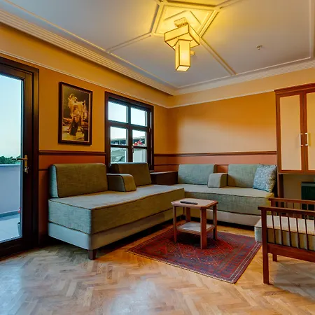 Hotel Lalahan
